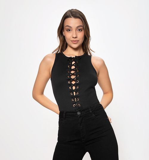 Sleeveless body with interlaced front