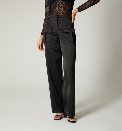 High-waisted pants with pockets in Dela