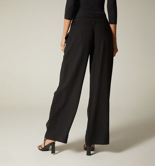 Low-rise pants with waistband and elastic