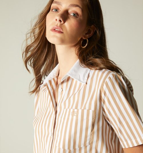 SHORT SLEEVE CROP TOP WITH COMBINED NECKLINE