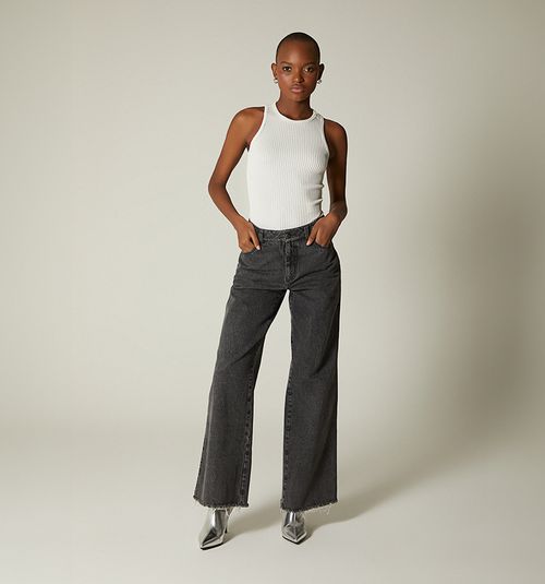 BASIC SLEEVELESS BLOUSE