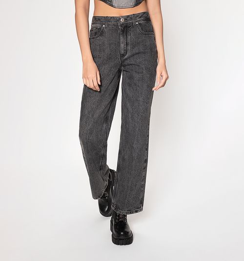 HIGH WAIST JEAN WITH FIVE POCKETS AND PATCH