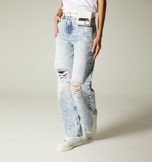 LOW RISE STRAIGHT LEG JEAN, FIVE POCKETS