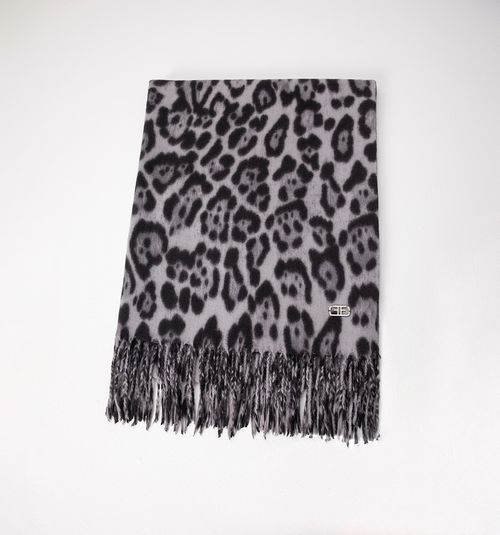 Animal print pashmina with fringes