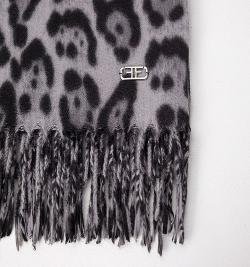 Animal print pashmina with fringes