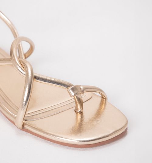 METALLIC THREE-STITCH FLAT SANDAL