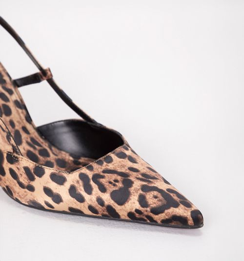 CLOSED SHOE ANIMAL PRINT