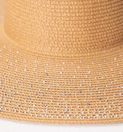 PAVA TYPE HAT WITH HOTFIX