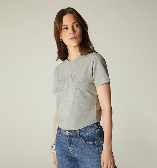 EMBOSSED EFFECT T-SHIRT
