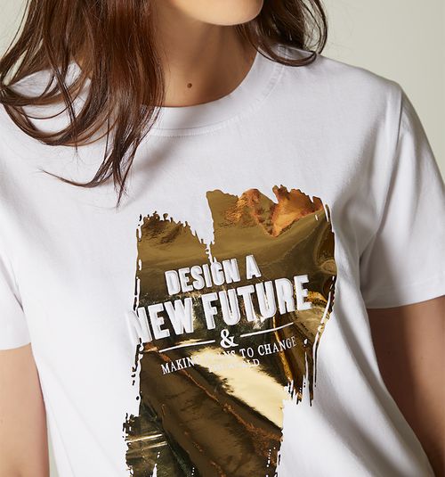 EMBOSSED FOIL EFFECT T-SHIRT