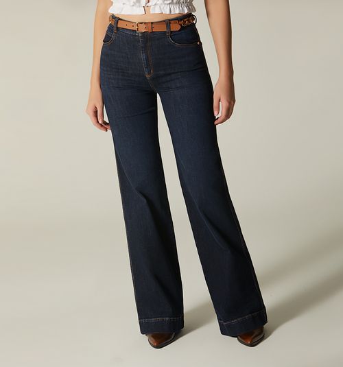HIGH WAISTED FLARED JEANS WITH BELT