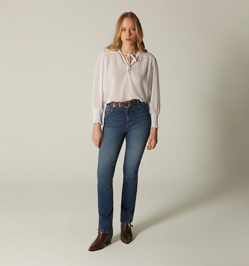 HIGH-WAIST CROPPED JEANS WITH BELT AND OVERLAY