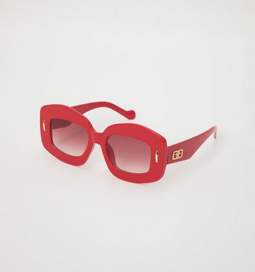 MAXI GLASSES LOGO DETAIL