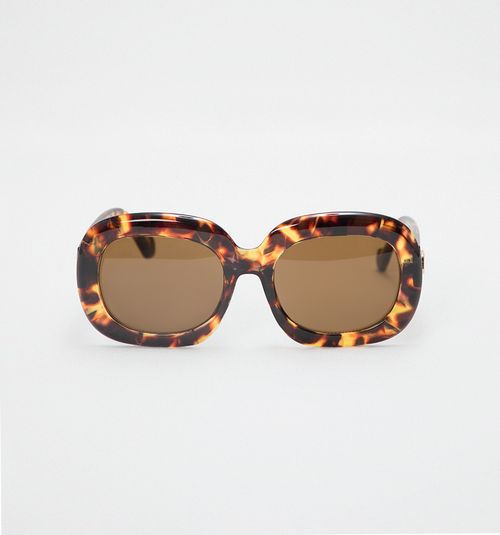 ROUND GLASSES LOGO DETAIL