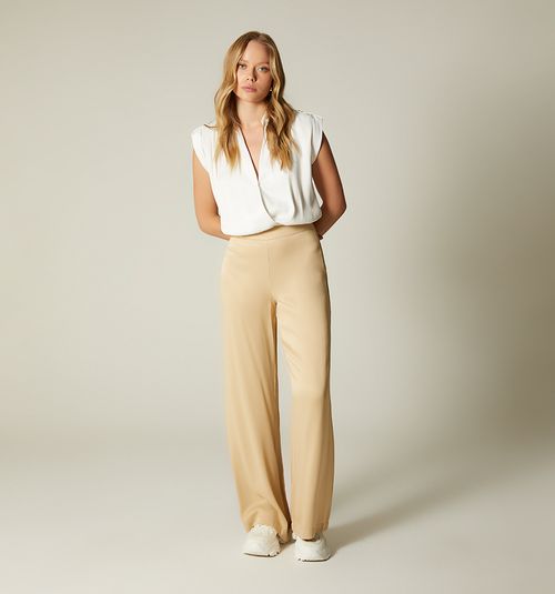 SHORT SLEEVE BLOUSE WITH COVERALL AND LACE