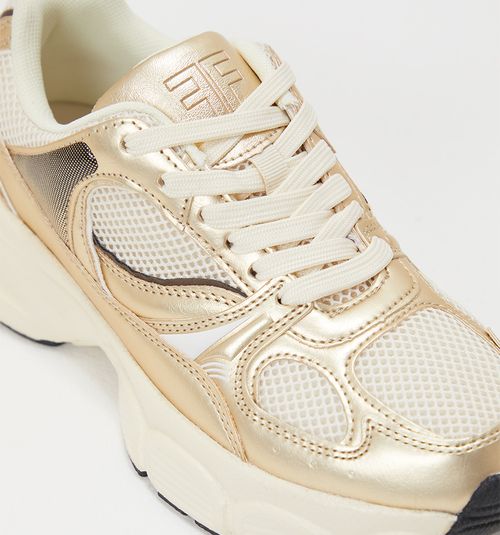 HIKING SNEAKER WITH METALLIC CUTS