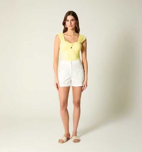 SHORT WITH BUTTON POCKETS