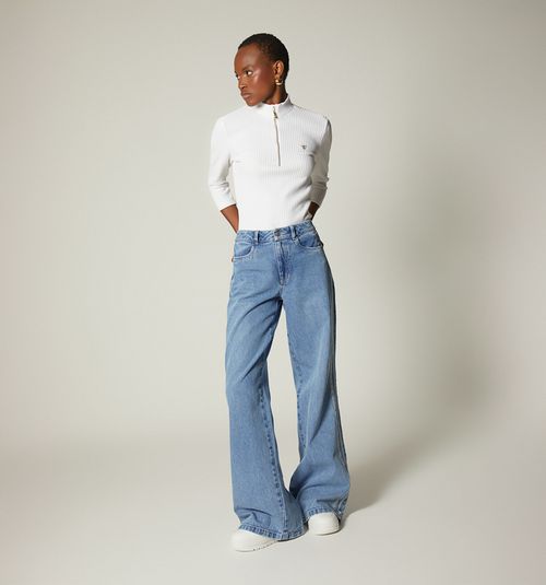 THREE-QUARTER SLEEVE TURTLENECK BLOUSE