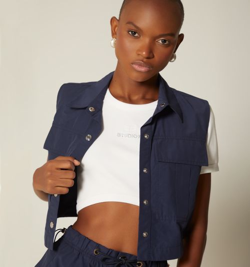 CROP SLEEVELESS, YOKE COLLAR AND POCKETS