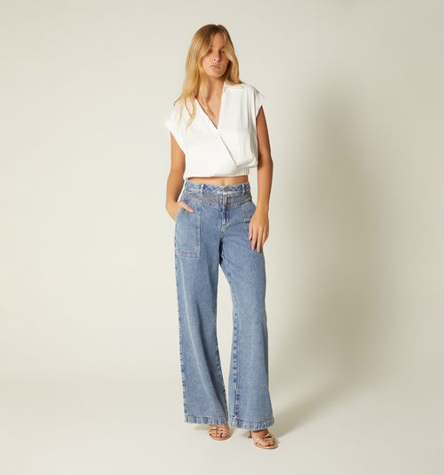 SLEEVELESS CROSS-FRONT BLOUSE