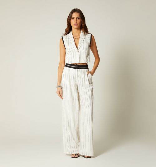 SHORT VEST WITH CONTRAST ARMHOLES