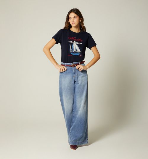 T-SHIRT WITH HOT FIX PRINT