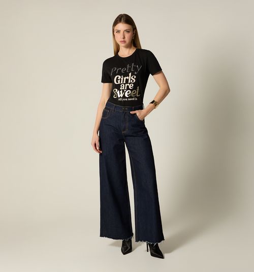 T-SHIRT WITH HOT FIX PRINT