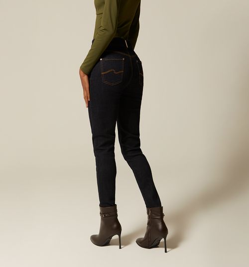 HIGH WAIST SKINNY JEAN WITH PLAQUE ON LOOP