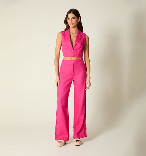 SLEEVELESS BLOUSE