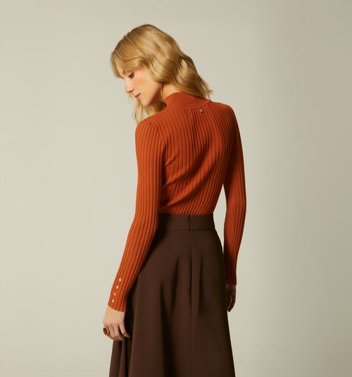 LONG SLEEVE KNITTED SWEATER